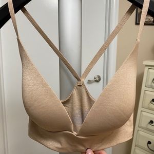 Victoria’s Secret lightly lined wireless bra 32D